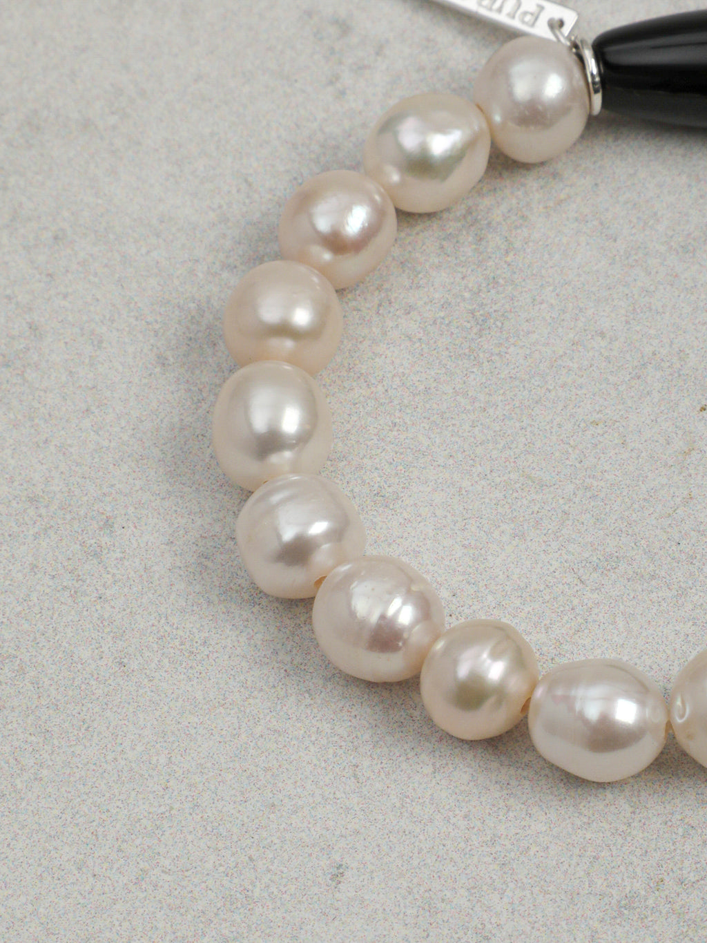 Long Bar Natural Black Onyx & High Luster Freshwater Pearl Beaded Bracelet, Vintage Contrast Minimal Silver Tag Jewelry For Women